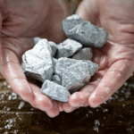 SKN | חוזי פלטינה COMEX מתאוששים לרמת 2,030: האם המתכת התעשייתית מתבססת על קרקע יציבה?