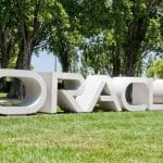 SKN | האם אסטרטגיית הפיטורים של אורקל היא מהלך חכם לעבר AI — או סימן ללחץ גובר?