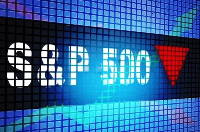 SKN | מדוע מדד S&P 500 מגיע לשיאים חדשים למרות חולשה במגזר הטכנולוגיה?