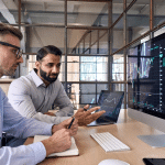 SKN | חוזים עתידיים על מניות נחלשים על רקע שיחות ארה״ב-איראן ודוחות חברות טכנולוגיה גדולות המשפיעים על סנטימנט השוק