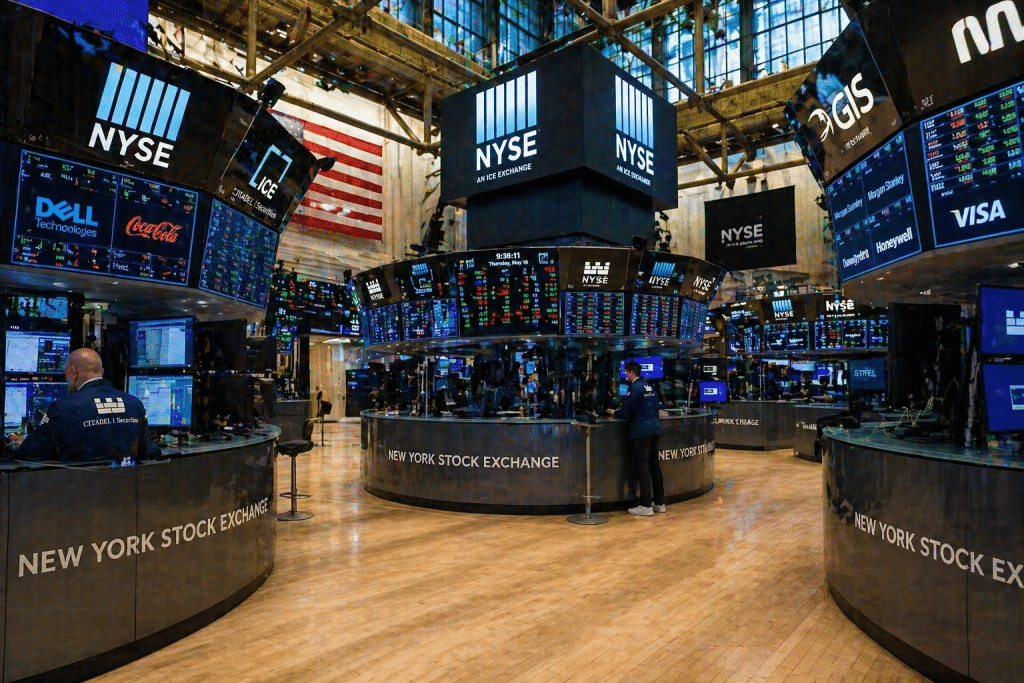 SKN | השווקים מזנקים ב-30 באפריל 2026 כאשר מניות קטנות מובילות והתנודתיות צונחת מתחת ל-17