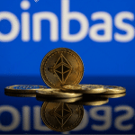 SKN | Coinbase מתייחסת לתביעה בניו יורק על שוקי חיזוי—האם הלחץ הרגולטורי מעצב מחדש את עתיד הקריפטו?