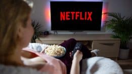 SKN | האם Netflix מתכוננת לאסטרטגיית צמיחה חדשה לקראת פרסום דוחות הרבעון השני?