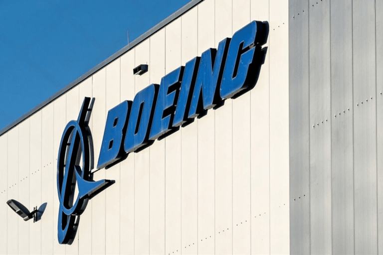 SKN | ייצור מטוסי המטען Boeing 777 נעצר בעקבות סכסוך עם ספק, והעלויות הולכות ותופחות