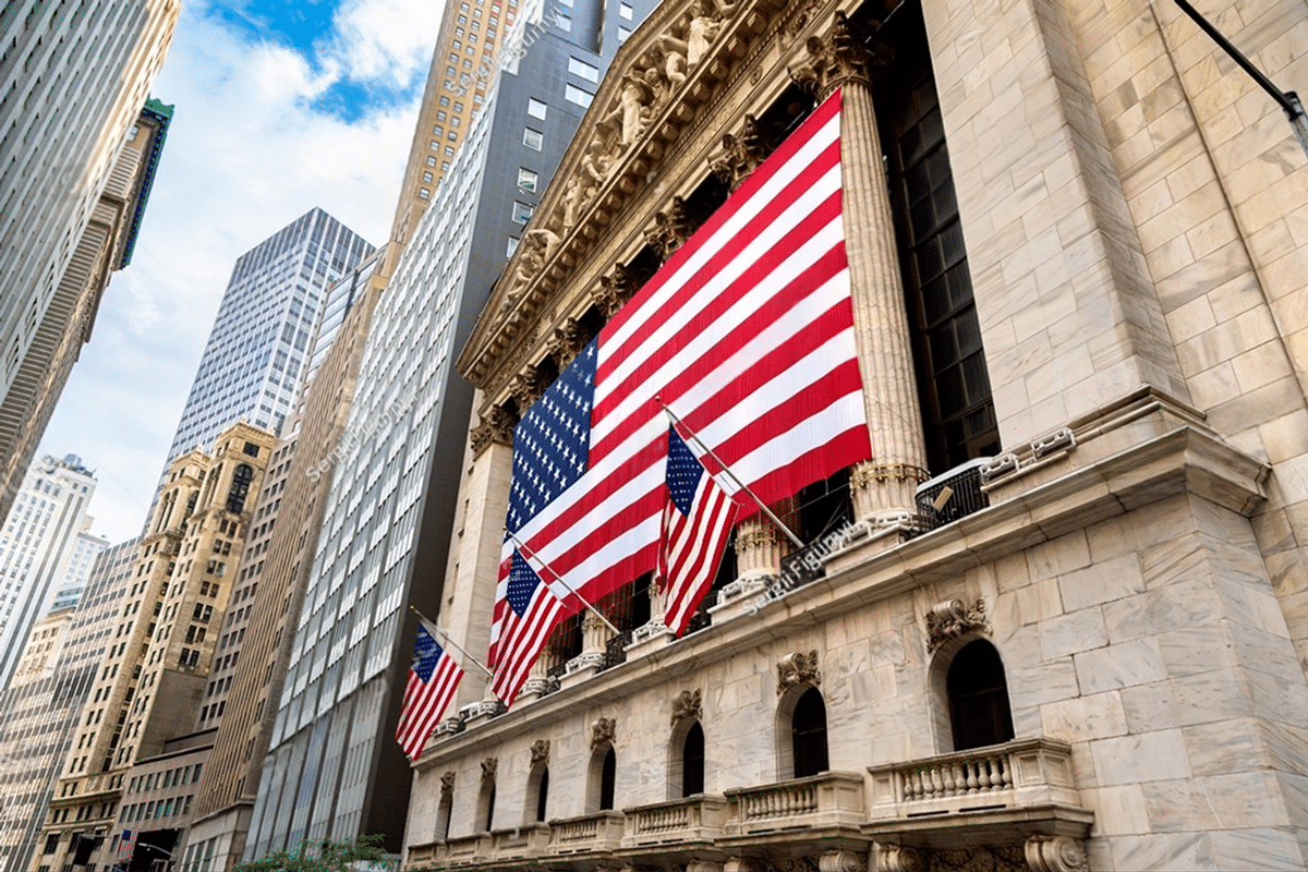 SKN | מניות ארצות הברית פותחות בעליות, כאשר Nasdaq מוביל את המגמה החיובית בשווקים האמריקאיים